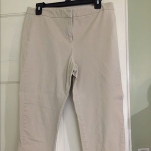 Beige Capri pants.